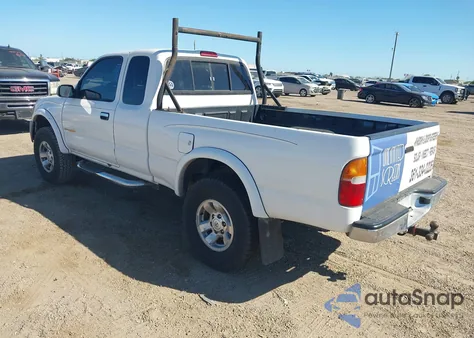 2000 Toyota Tacoma Prerunner z USA, uszkodzony, nr VIN 4TASM92NXYZ637099